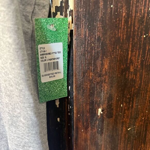 NWT Green Goddess embroidered St. Tropez women’s fit short sleeve top. XL. - Picture 3 of 7